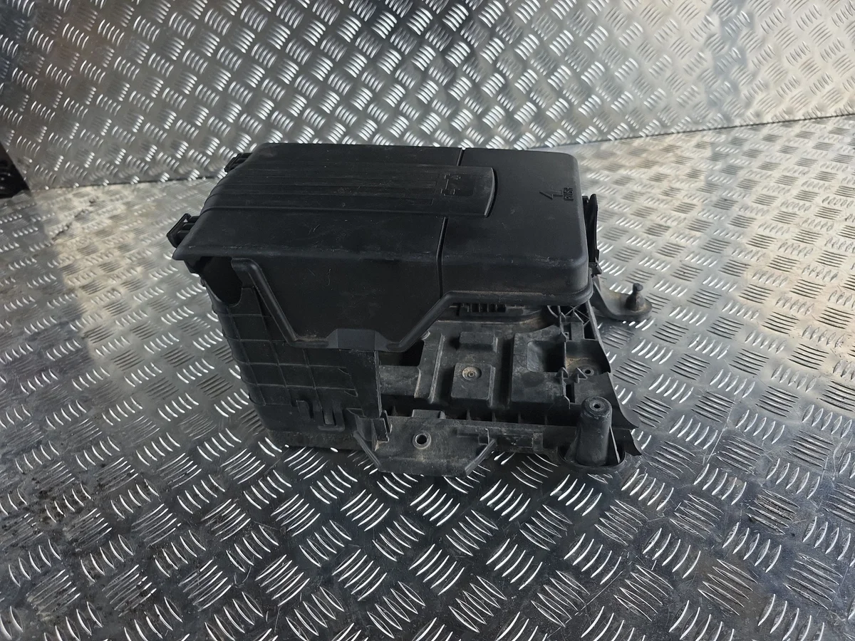 Batteriehalter VW Passat CC 3C0915443A image 3