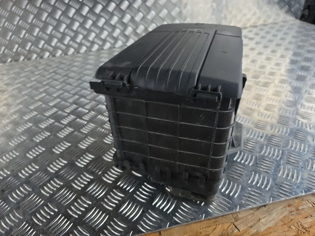Batteriehalter VW Passat CC 3C0915443A image 5