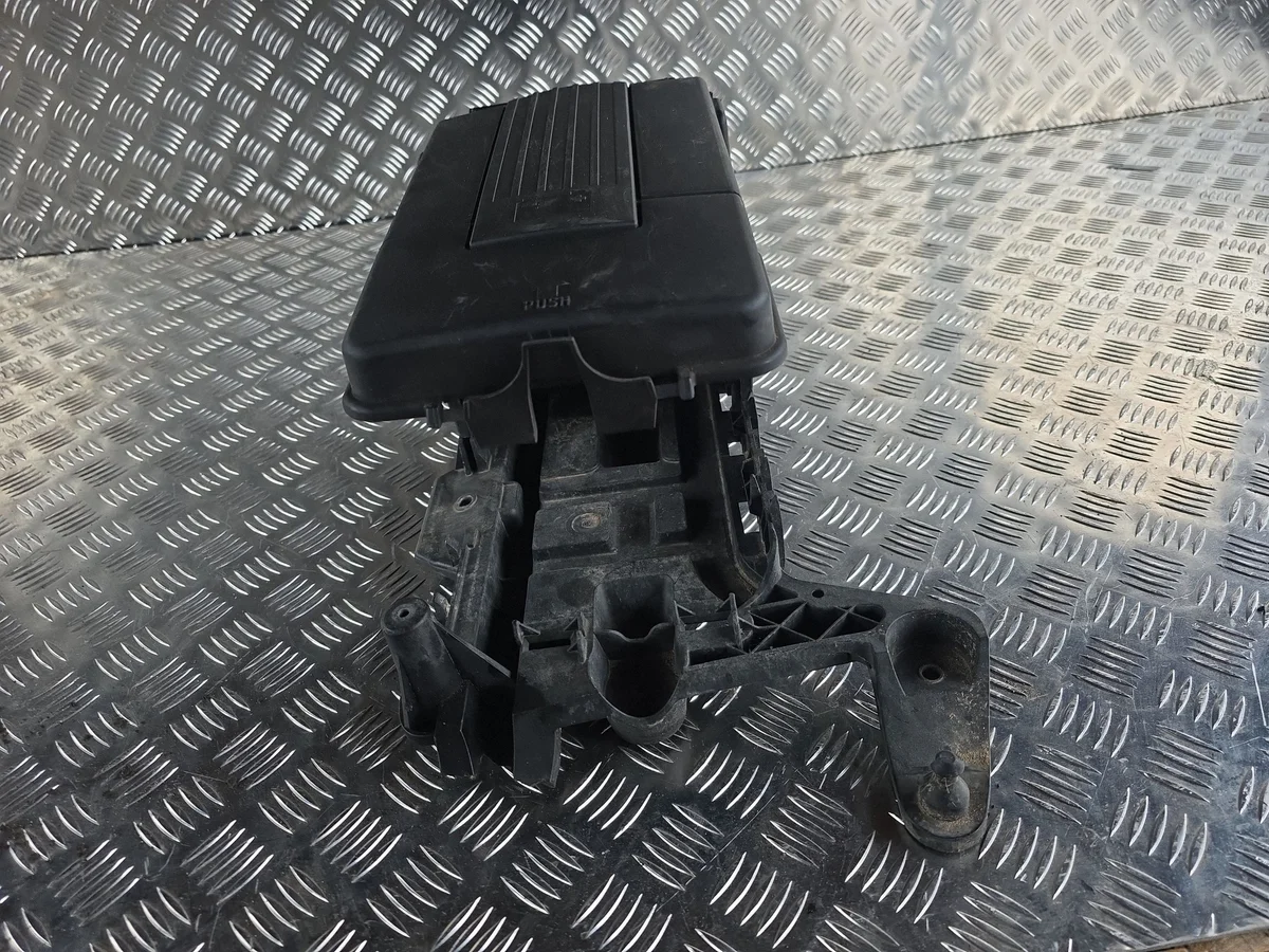 Batteriehalter VW Passat CC 3C0915443A image 6