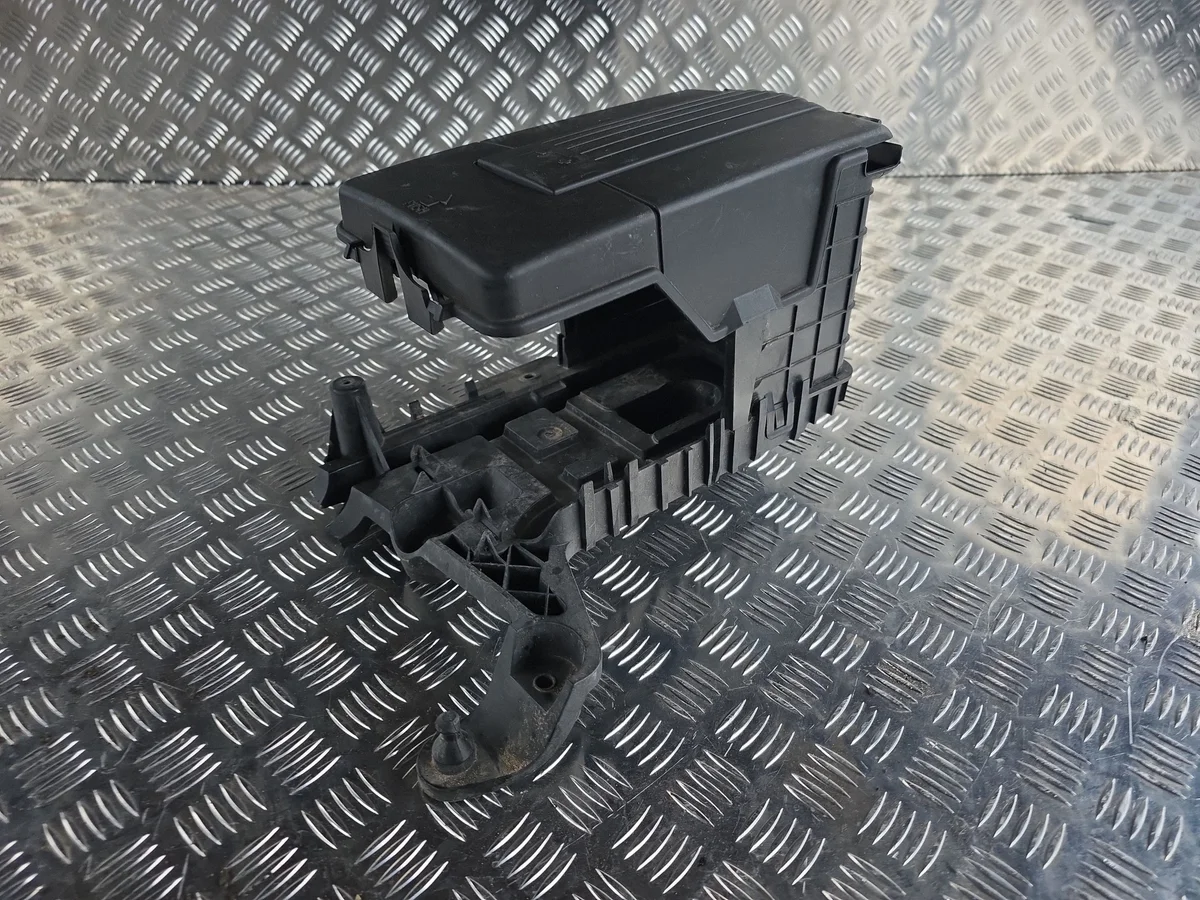 Batteriehalter VW Passat CC 3C0915443A image 7