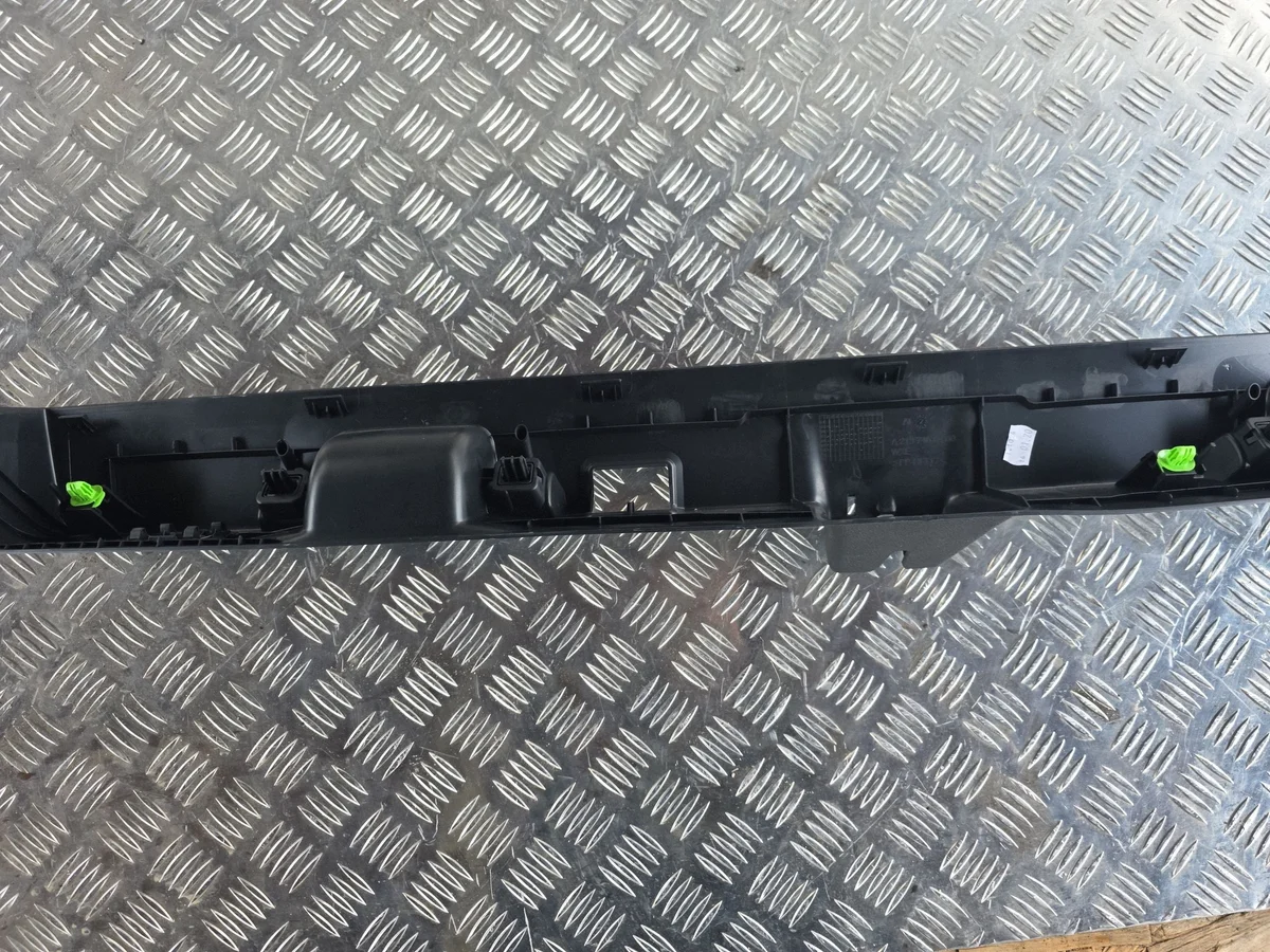 Heckklappenverkleidung Mercedes E W213 A2137400400 image 3