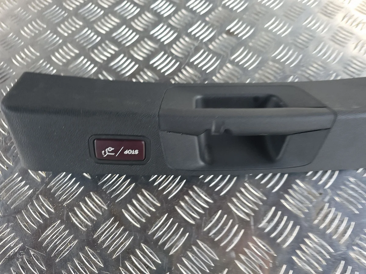 Heckklappenverkleidung Mercedes E W213 A2137400400 image 10