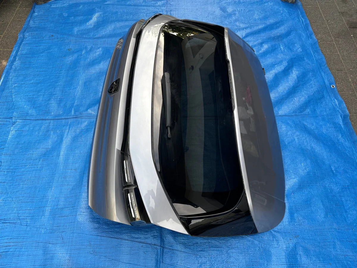 Portón Peugeot 308 III T10 Hatchback Usado image 3