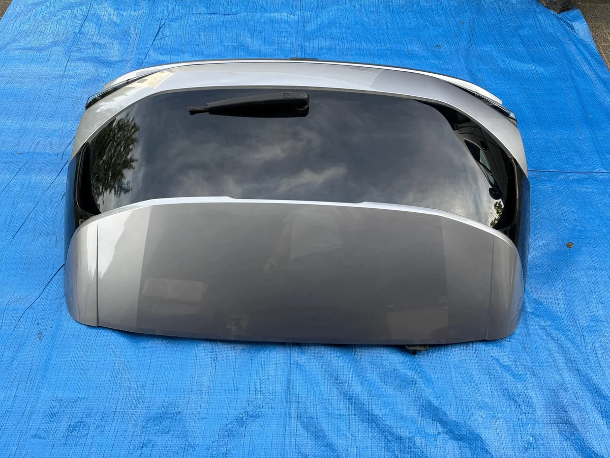 Portón Peugeot 308 III T10 Hatchback Usado image 4