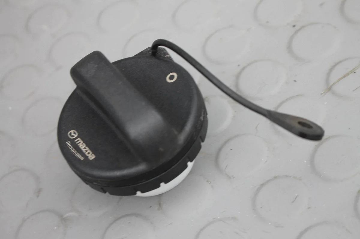 Tapa de combustible Mazda CX-30 2019- SKYACTIV-G image 3