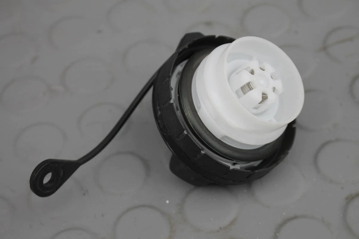 Tapa de combustible Mazda CX-30 2019- SKYACTIV-G image 5