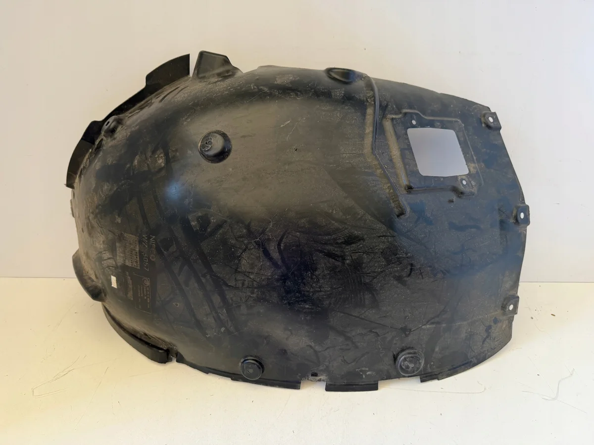 BMW IX I20 Guardabarros Delantero Derecho Usado image 3