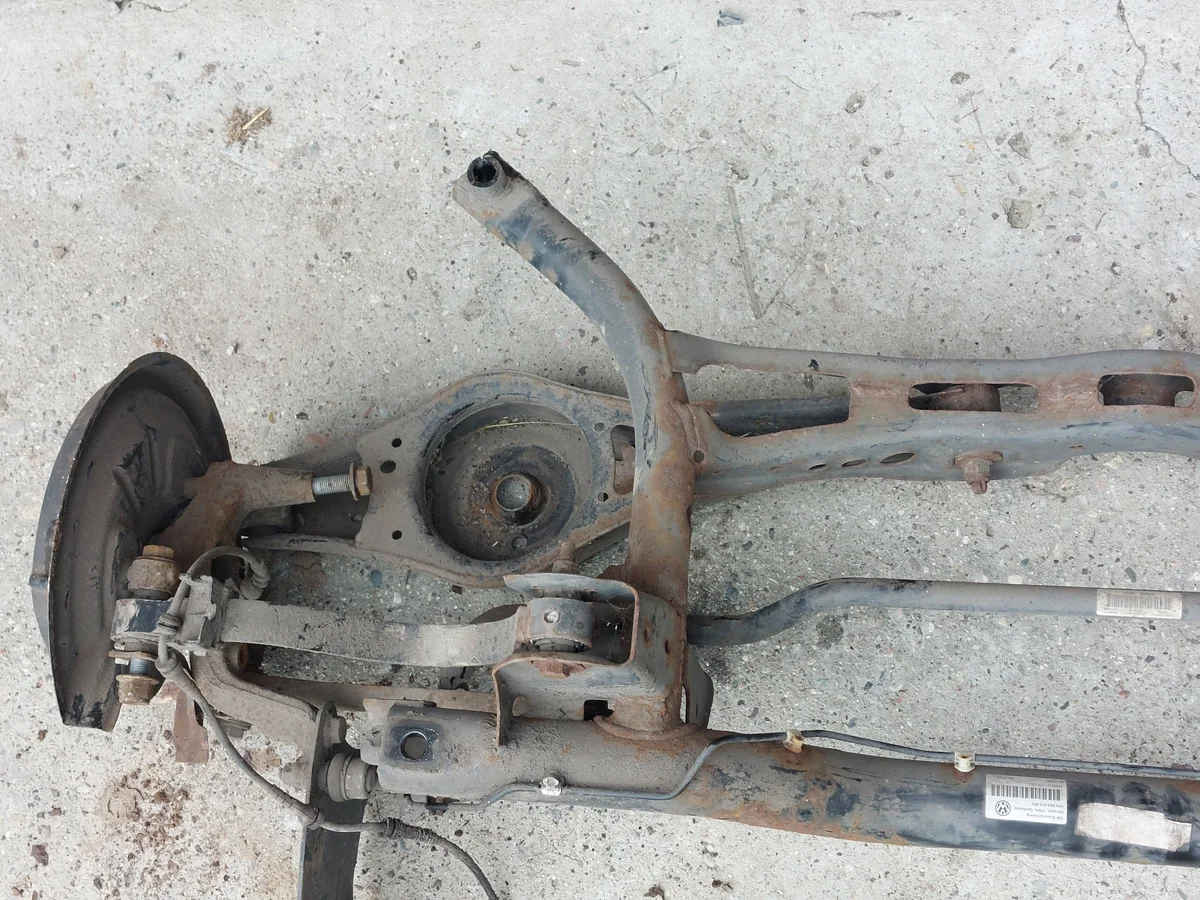 VW Golf 5 6 Achsträger hinten gebraucht image 4