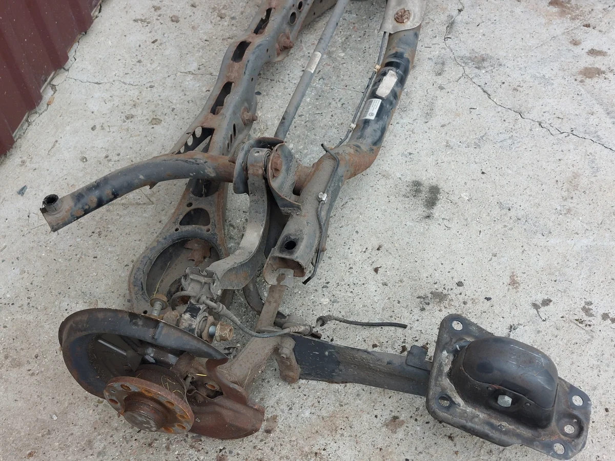 VW Golf 5 6 Achsträger hinten gebraucht image 6