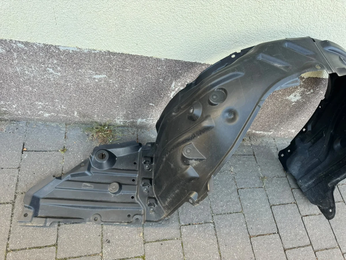 Kotflügel Toyota Corolla E21 Rechts Vorne Gebraucht image 3