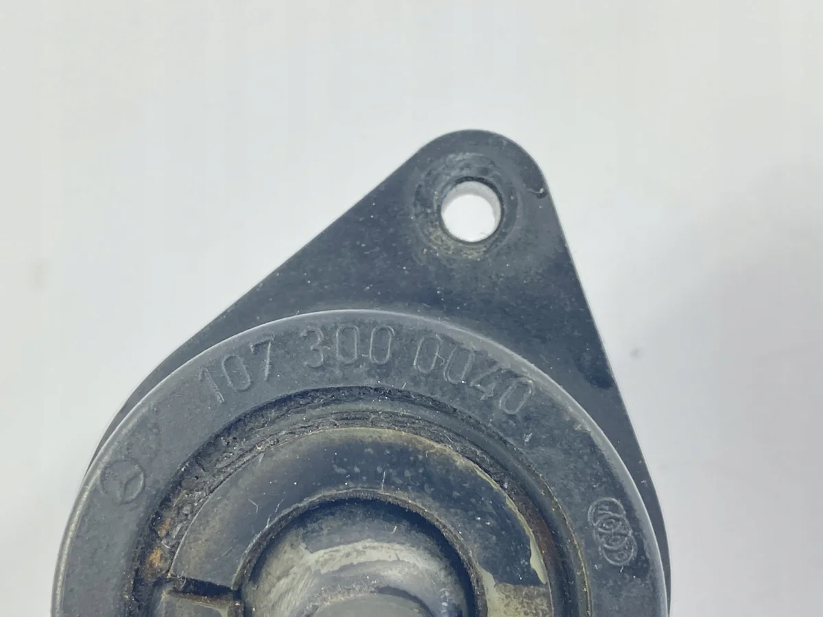 Kaasuvaijerin pidike Mercedes R107 image 10