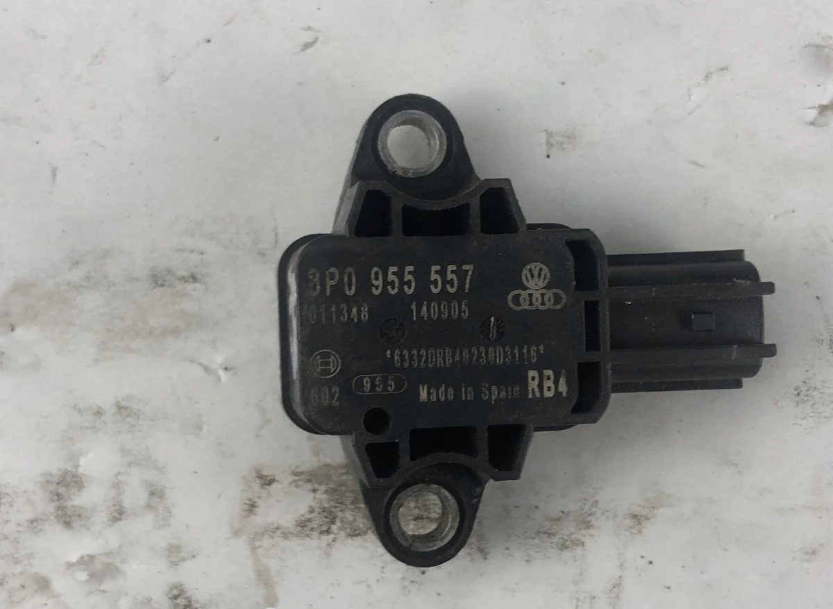 Capteur Audi A5 8T 8F 8P0955557