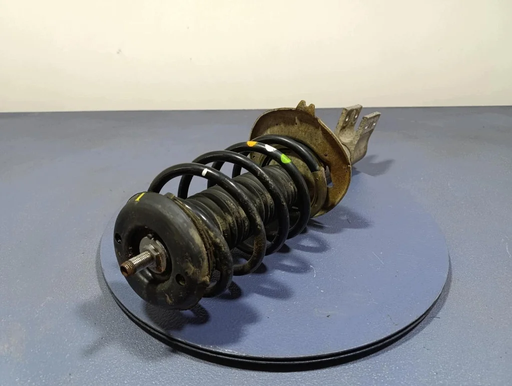 Citroen DS4 1.6 e-HDi Front Left Shock Absorber image 6