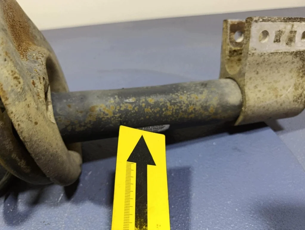 Citroen DS4 1.6 e-HDi Front Left Shock Absorber image 8