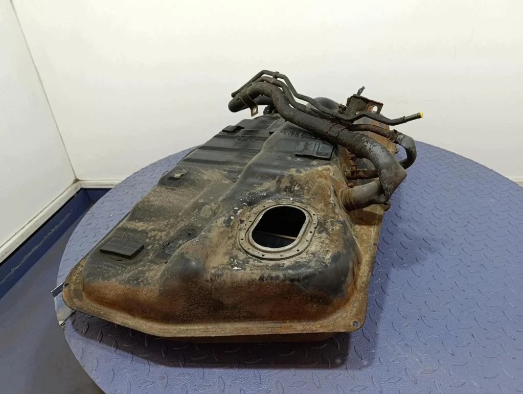 KIA SPORTAGE II 04-08 Réservoir Carburant image 3