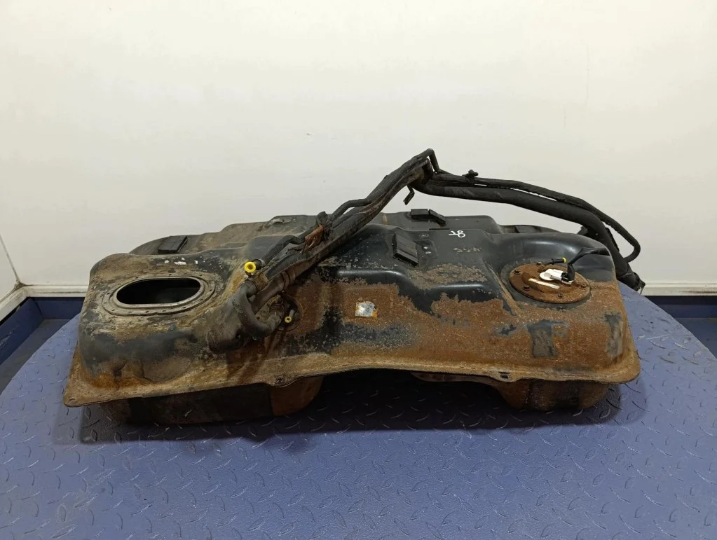 KIA SPORTAGE II 04-08 Réservoir Carburant image 4