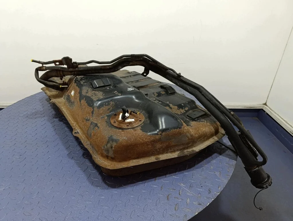 KIA SPORTAGE II 04-08 Réservoir Carburant image 5