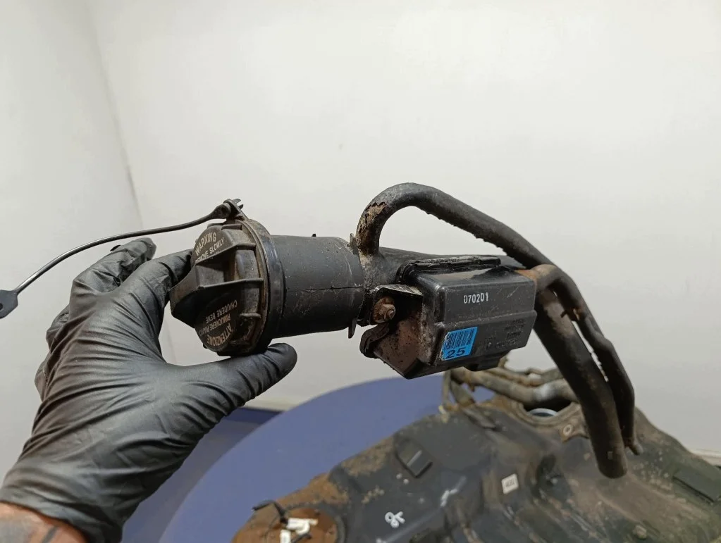 KIA SPORTAGE II 04-08 Réservoir Carburant image 7