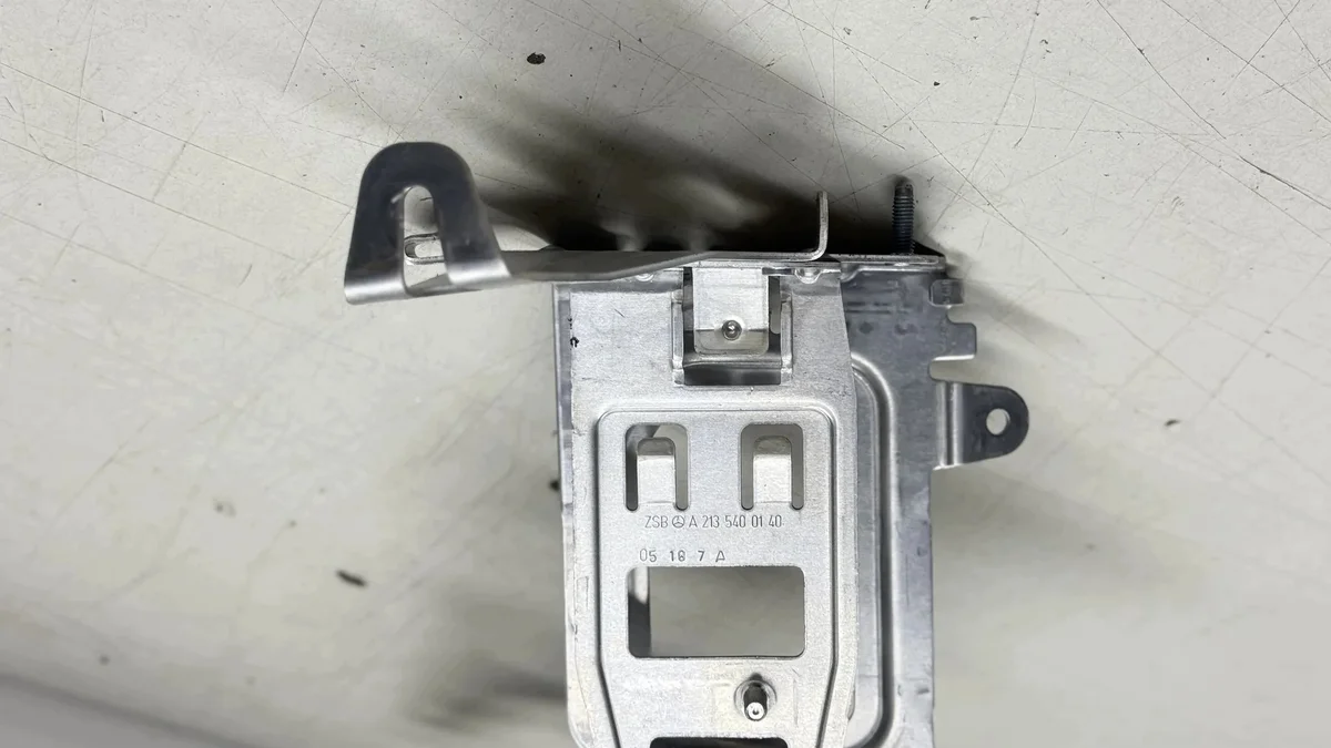 Halterung Batterie MERCEDES-BENZ C (W205) A2055451340 image 4