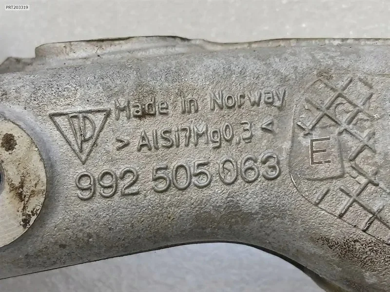 Porsche 911 992 bakre subframe vänster 992505063C image 3