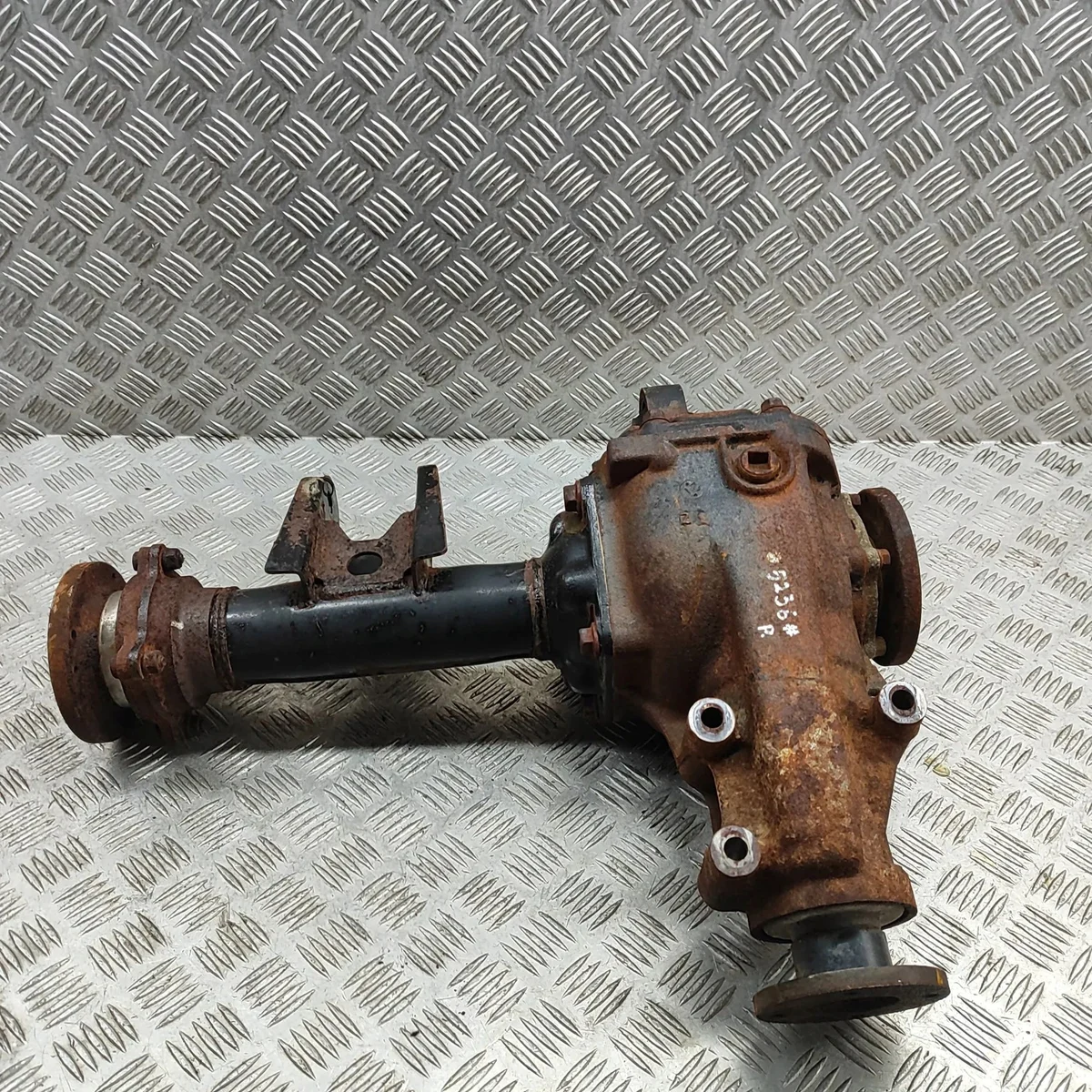 Differenzial vorne Nissan Navara D21 (38511-81G45) image 3