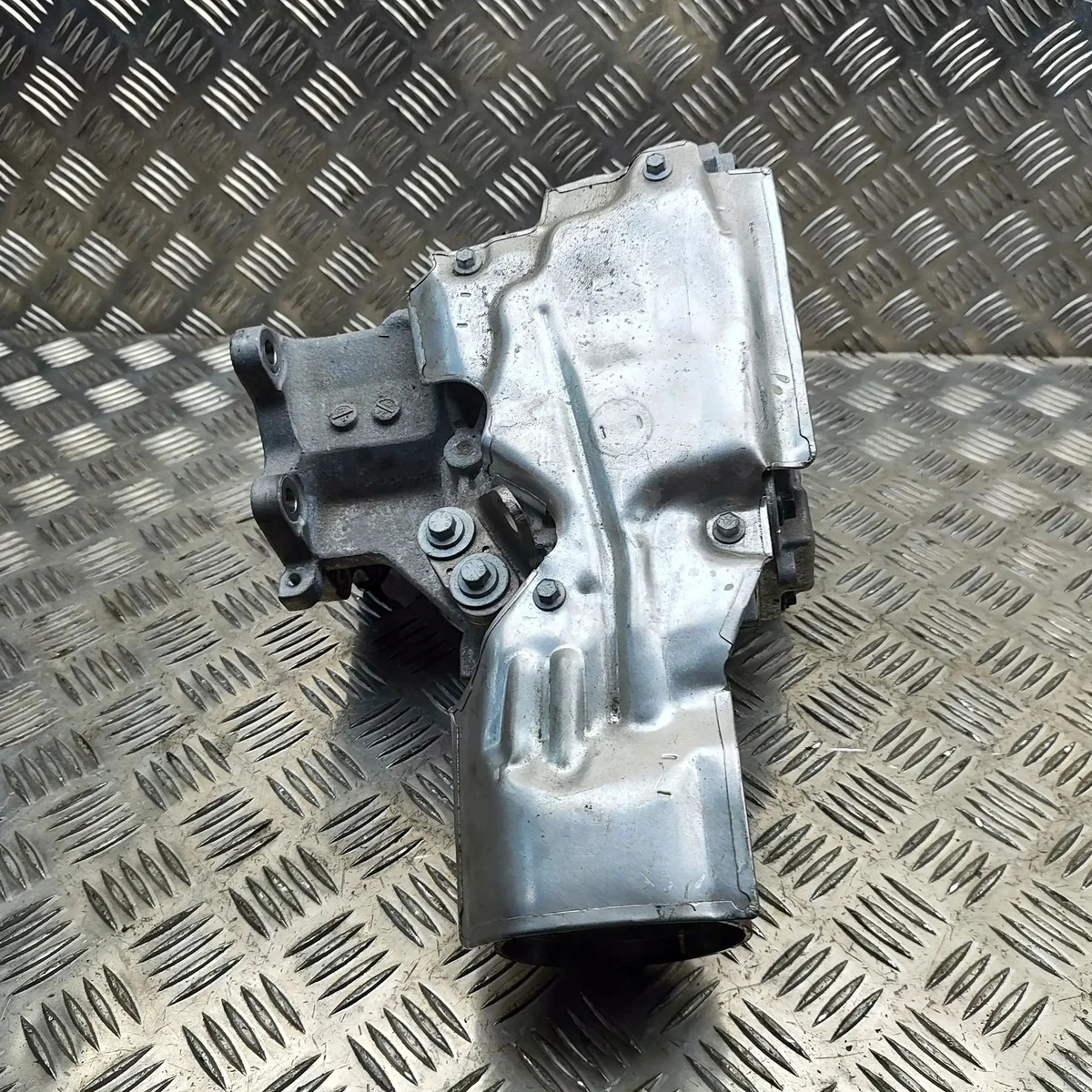 Volvo XC60 II Vorderachsdifferential image 4