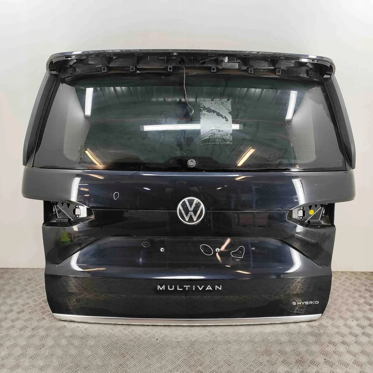 VW Multivan T7 takaluukku 7T0827023P