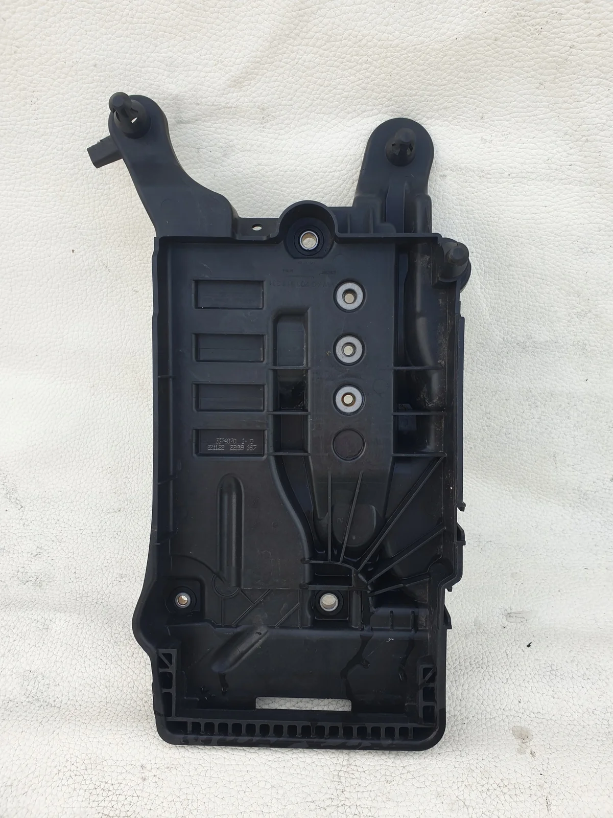 VW Taigo Battery Tray Mount 2Q0915331 image 8