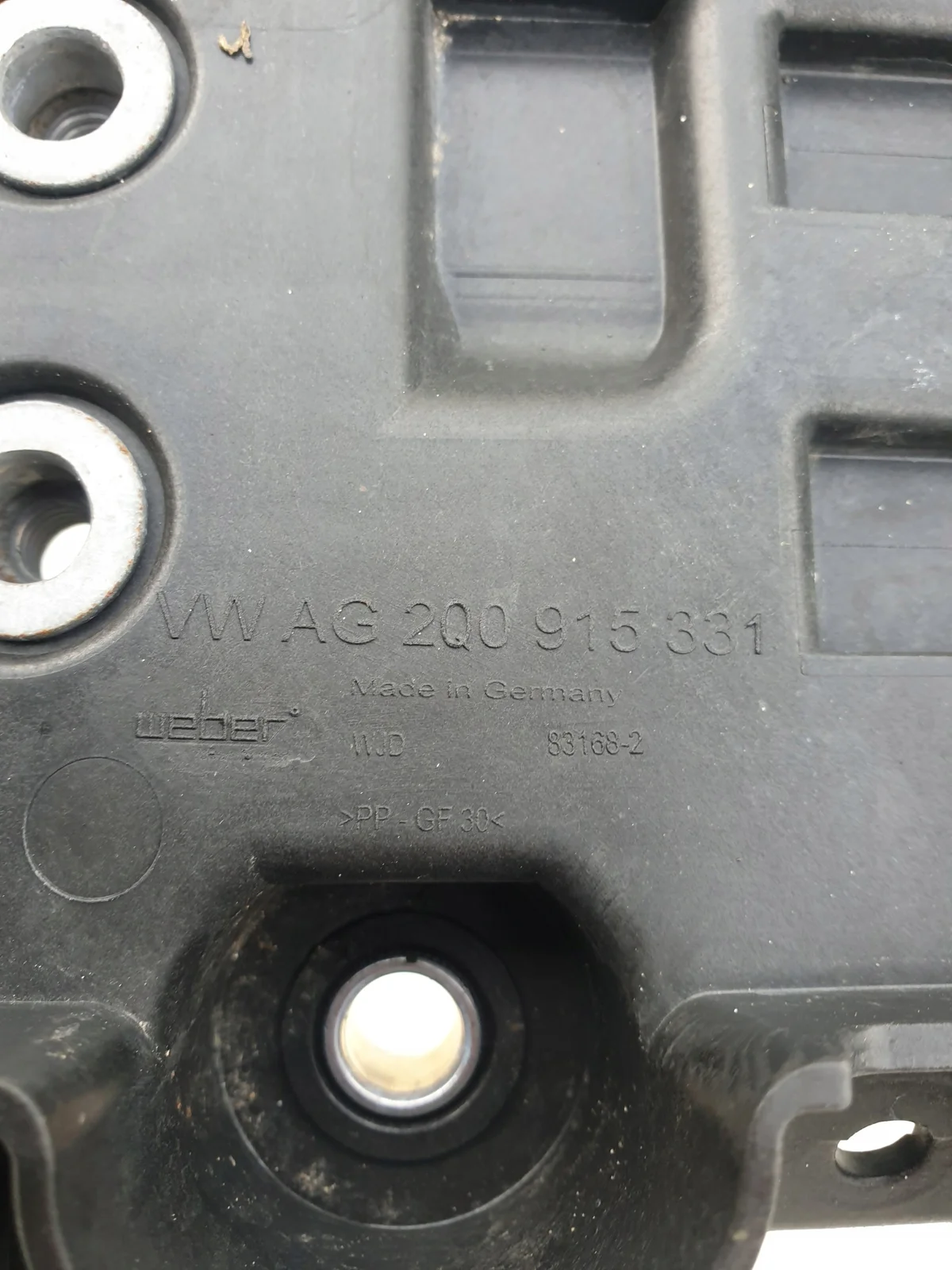 VW Taigo Battery Tray Mount 2Q0915331 image 9