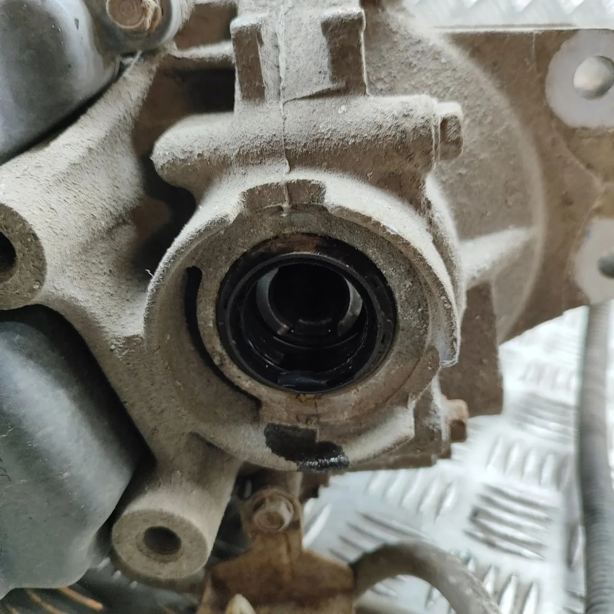 Honda CR-V 41200-R7W-010 Bakre Differential image 6