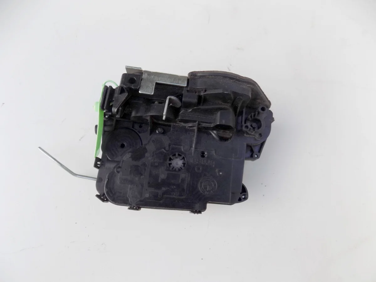 BMW X1 E84 Rear Right Door Lock 7060296 image 6