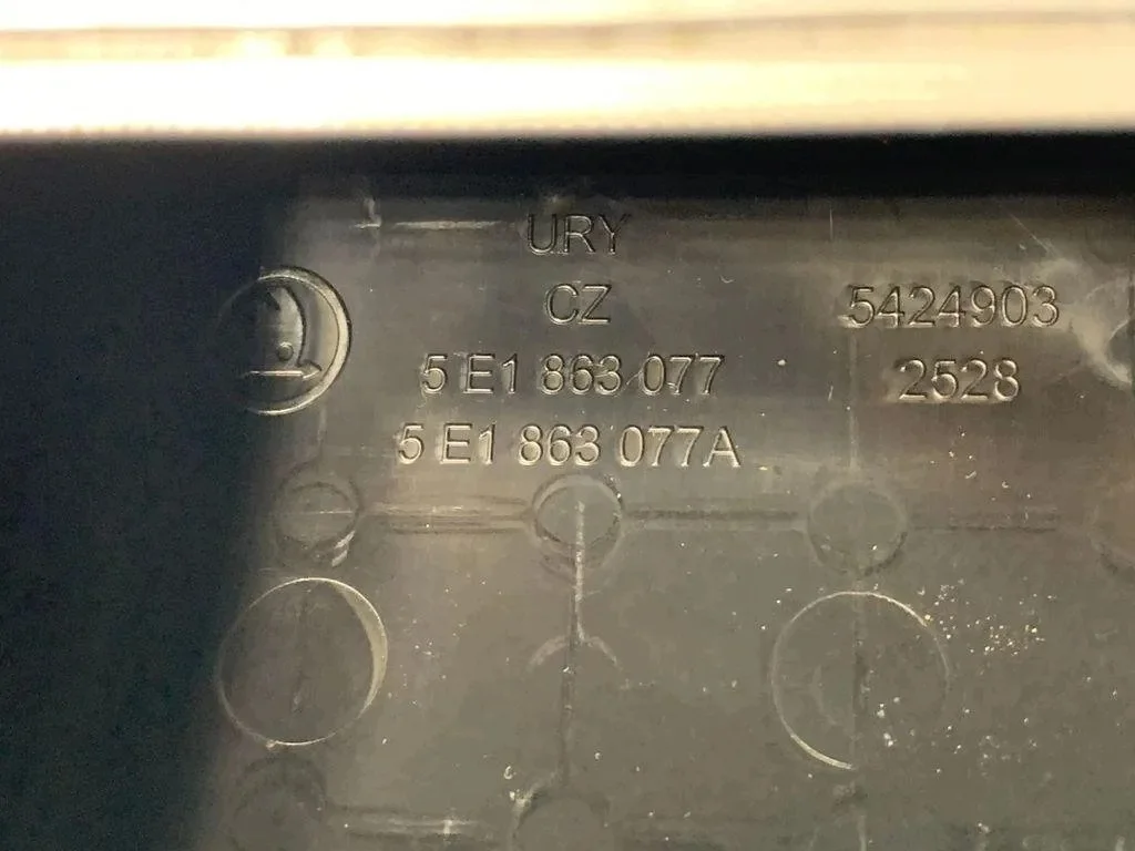 Used Ashtray Skoda Octavia I 5E2863077B image 6