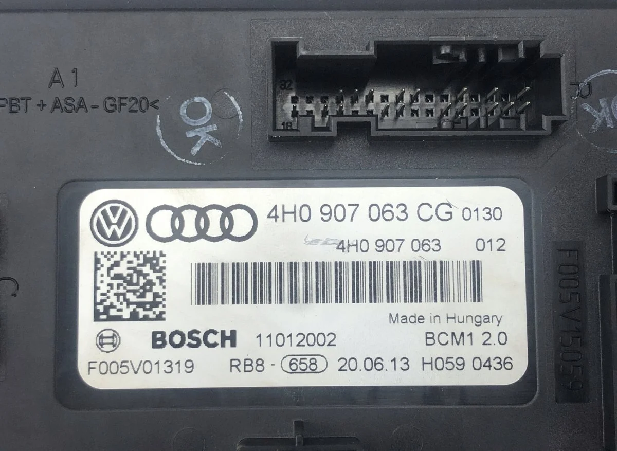Unité de commande alimentation Audi 4H0907063CG image 3