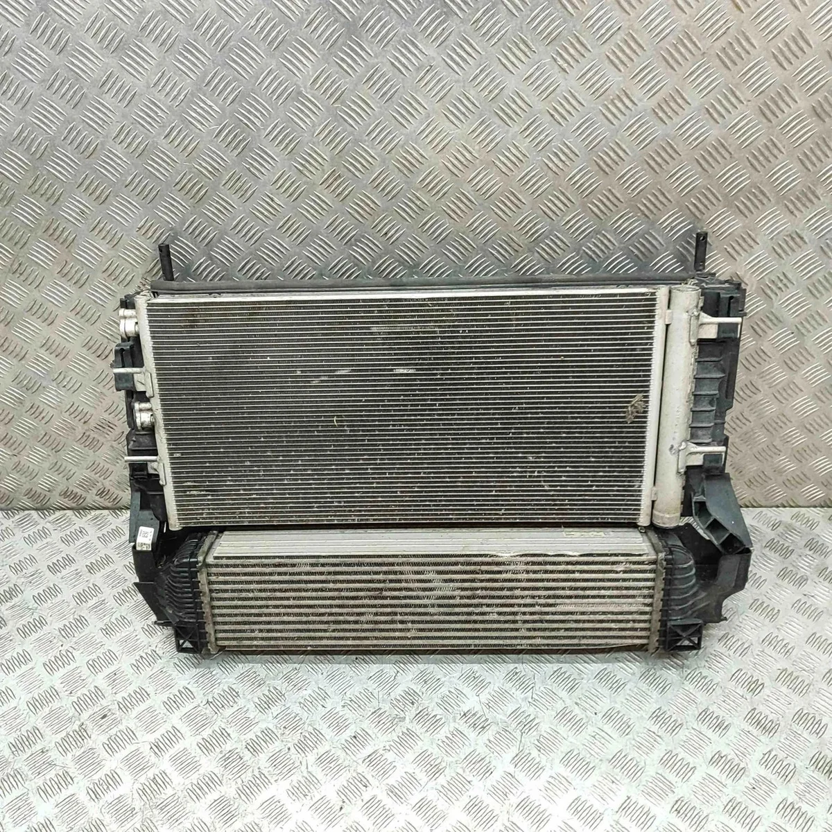 Used Radiator Set BMWX117-32571837DAL