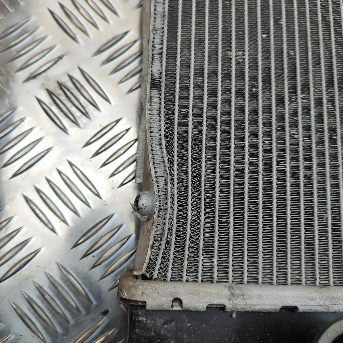 Radiador Porsche 911 (991) Usado OEM image 4