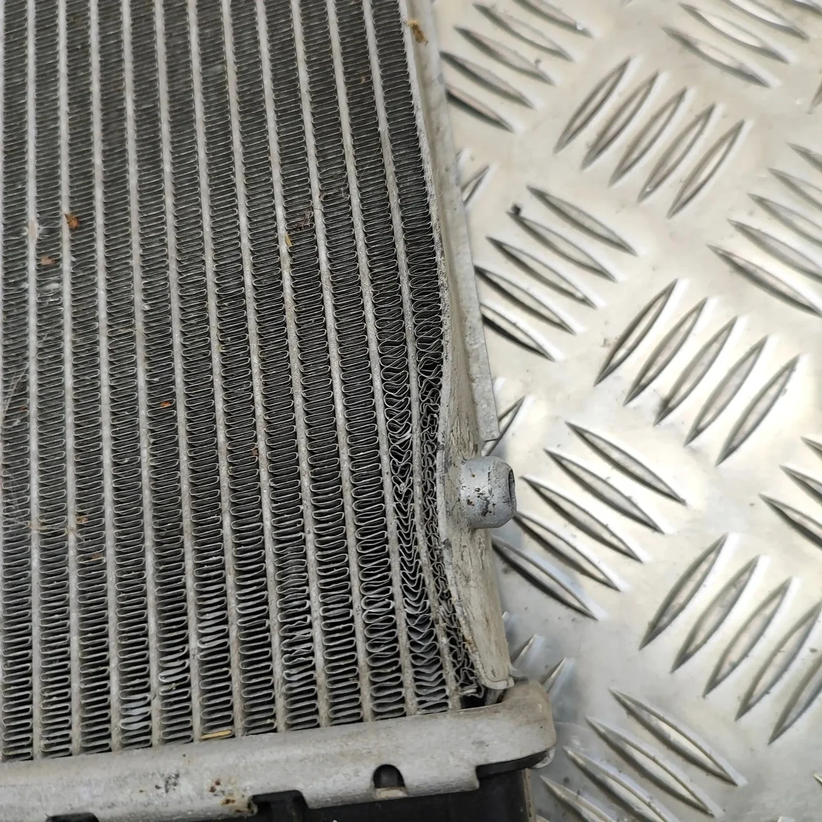 Radiador Porsche 911 (991) Usado OEM image 5
