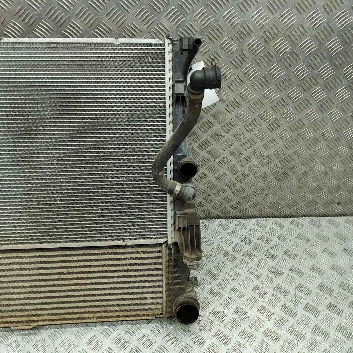 Kühler MERCEDES-BENZ 5-T gebraucht image 4
