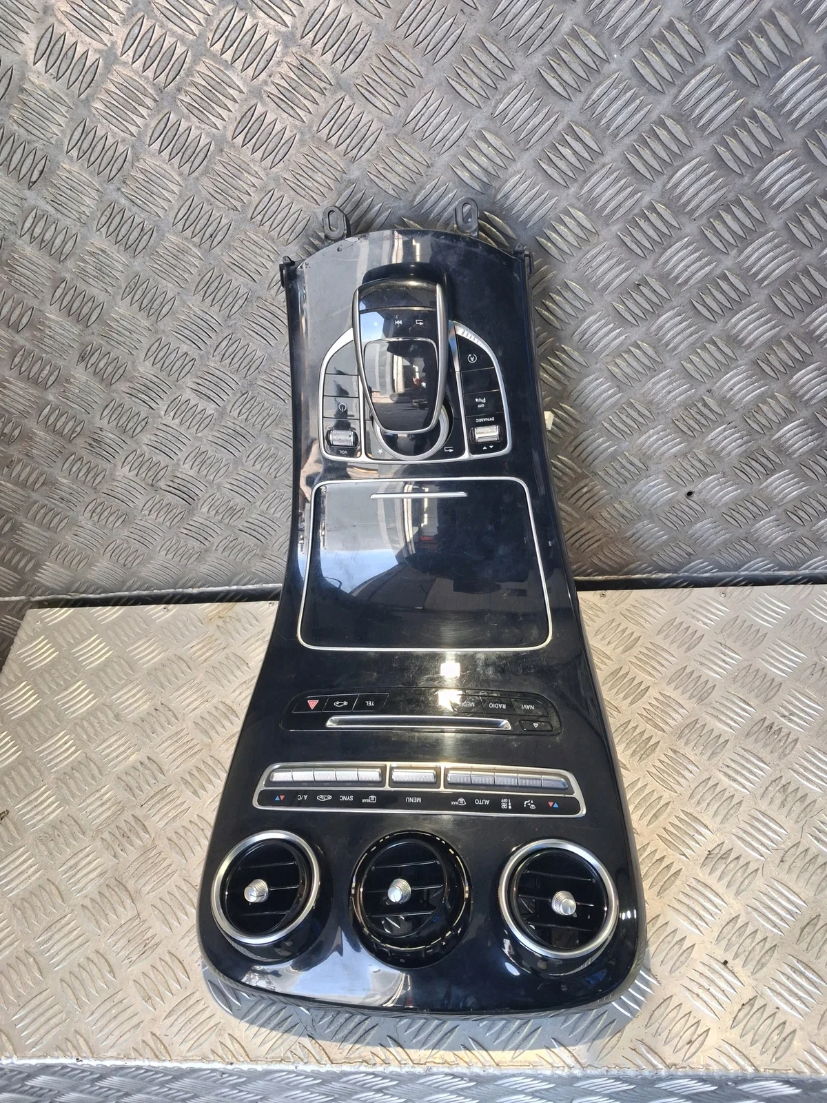 Console Centrale Mercedes-Benz C W205 A2056801105-frt
