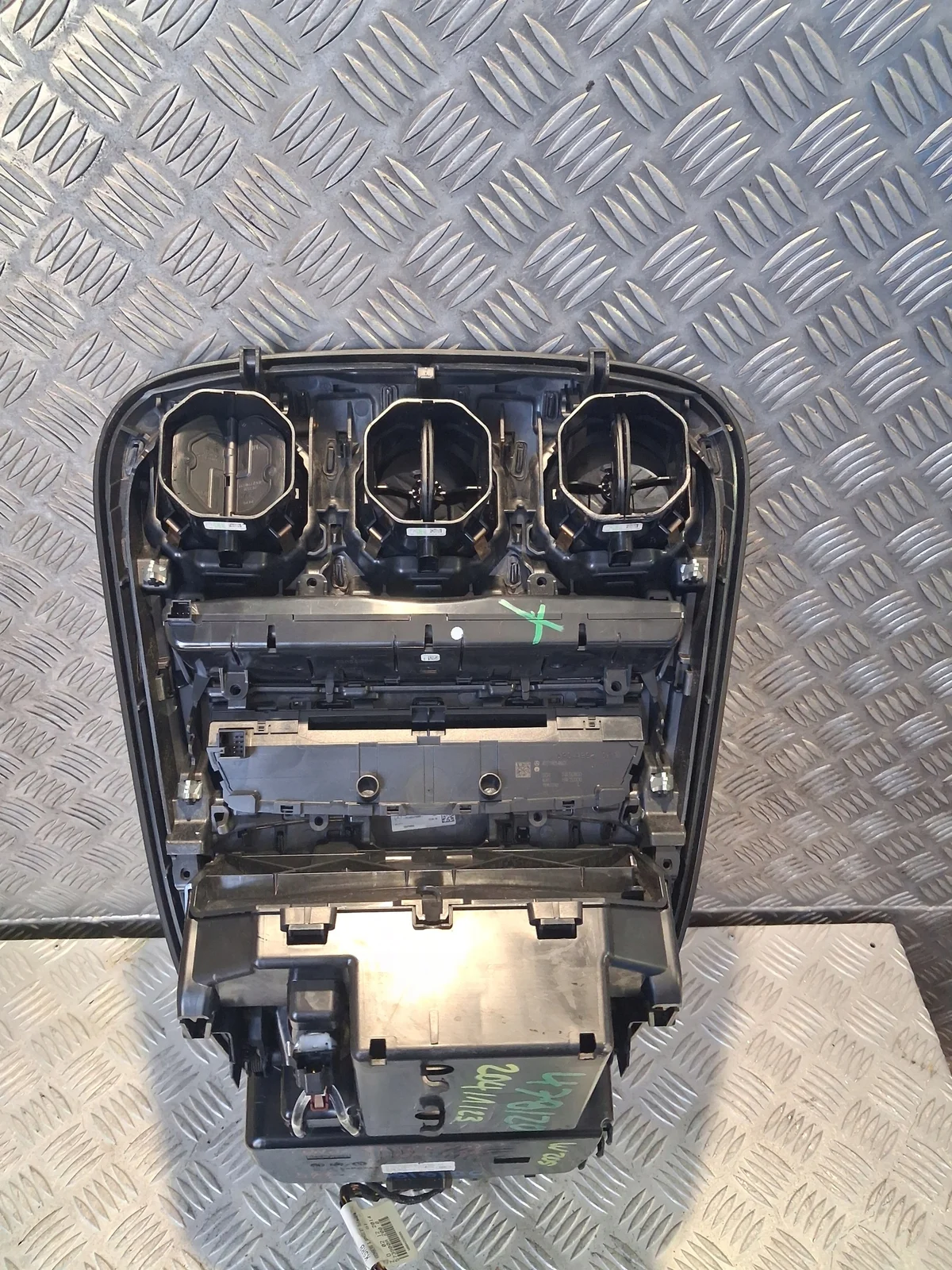 Console Central Mercedes-Benz C W205 Usada image 9