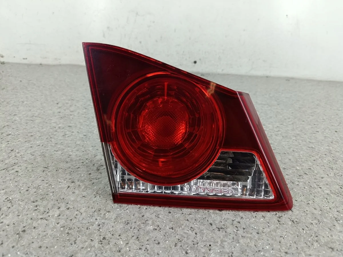 Takavalo Honda Civic VIII vasen P5376L