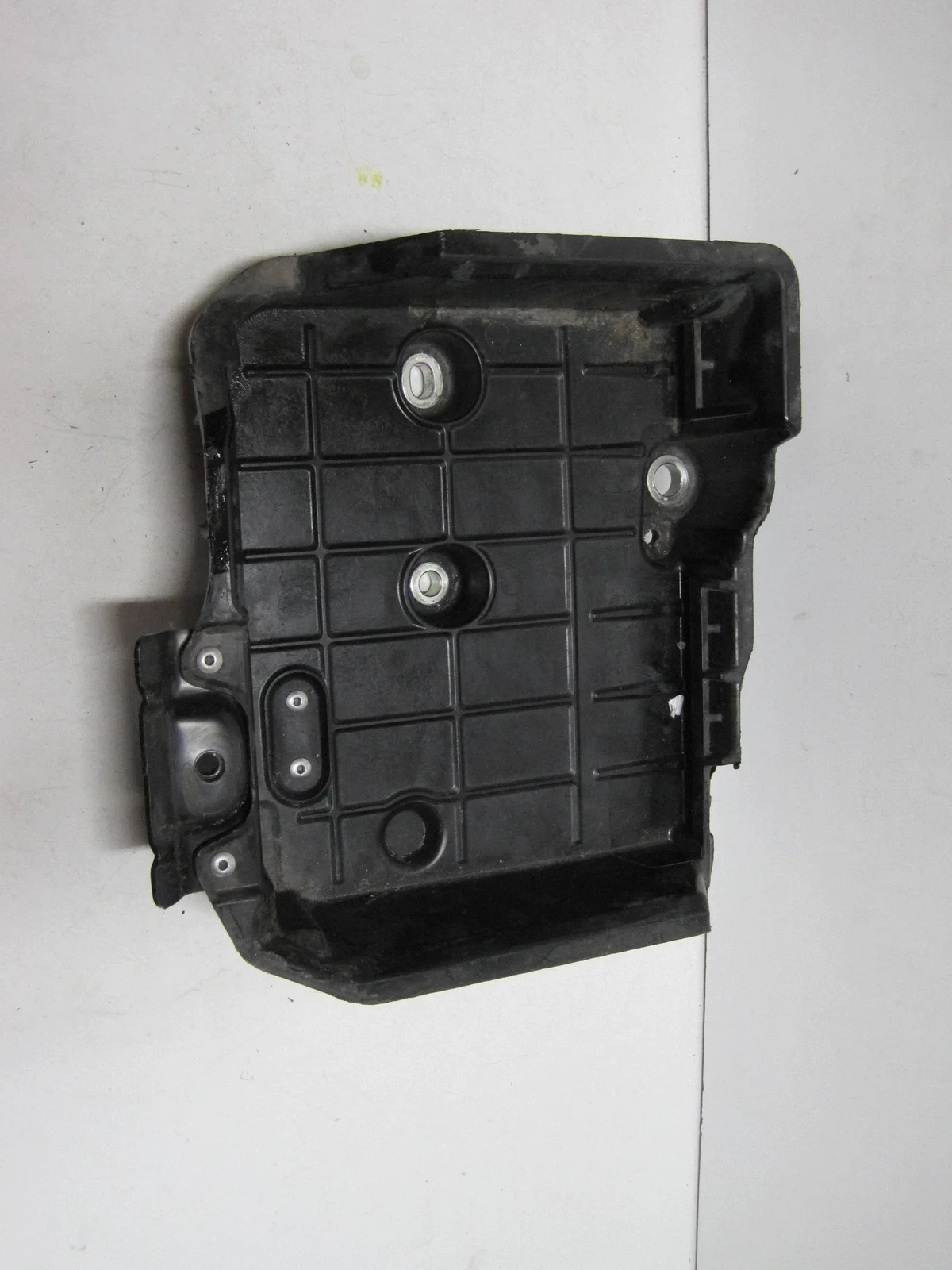 Support batterie Toyota Corolla E210 74404-02A50