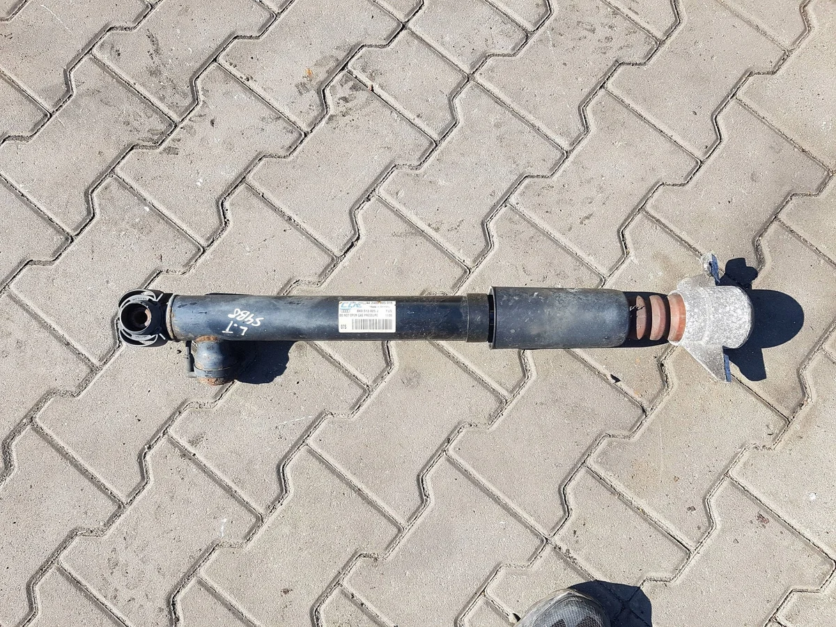 Audi A4 B8 Vänster Bakre Amorterare 8K0513025J