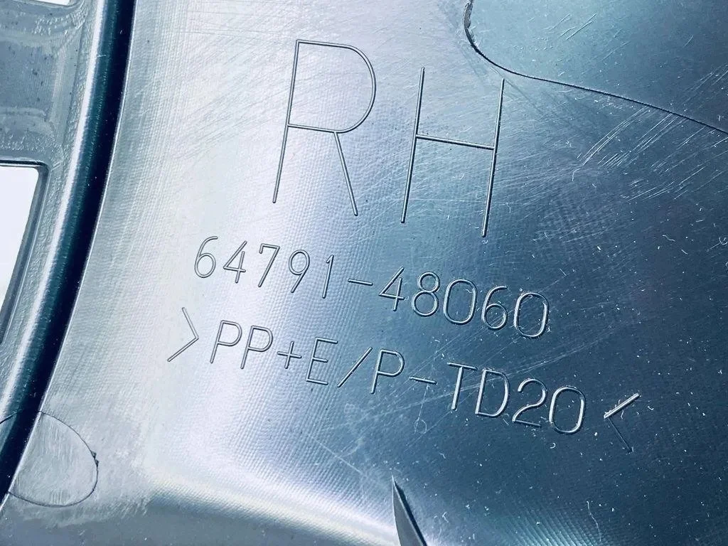Lexus RX L2 Verkleidung Kofferraumdeckel 6479148060C0 image 3