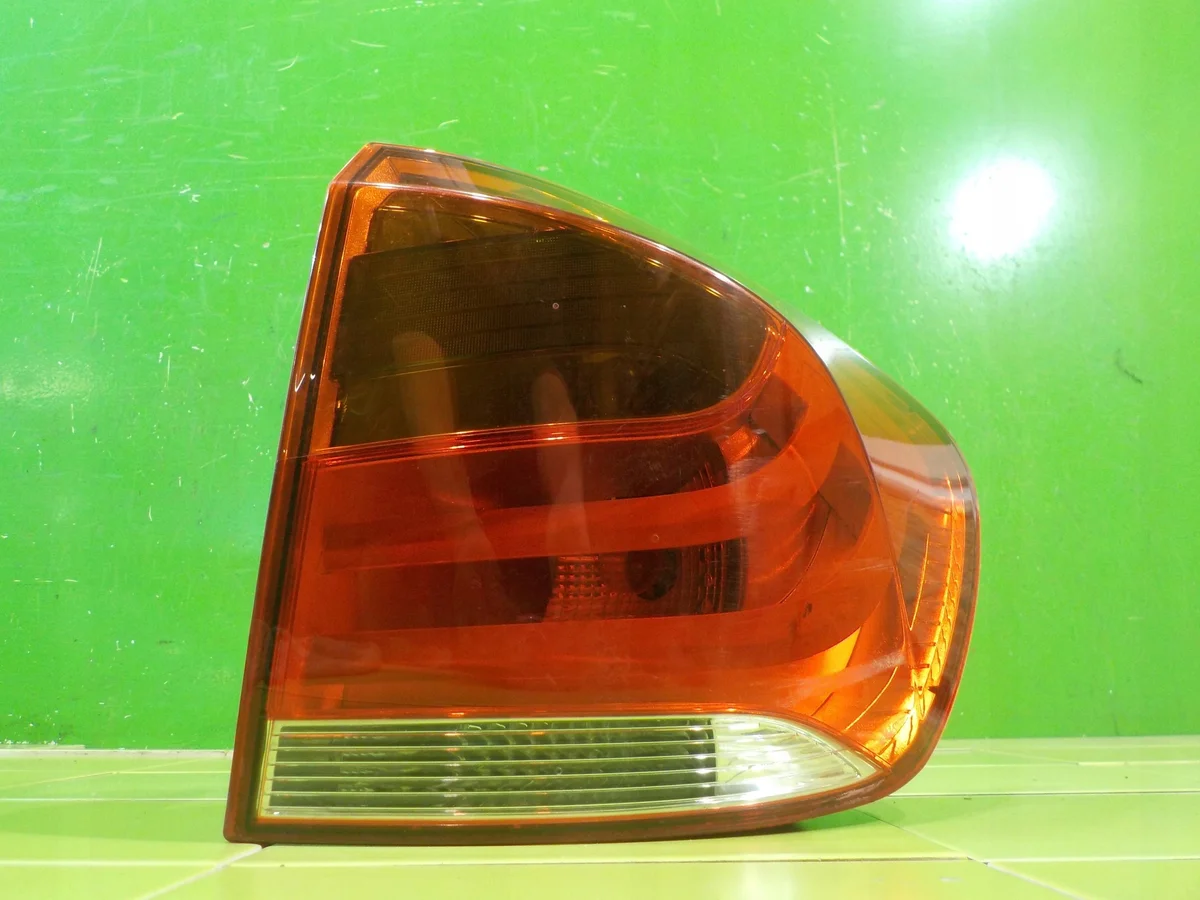 Luz trasera BMW X1 E84 2.0 D 2010 derecha image 3