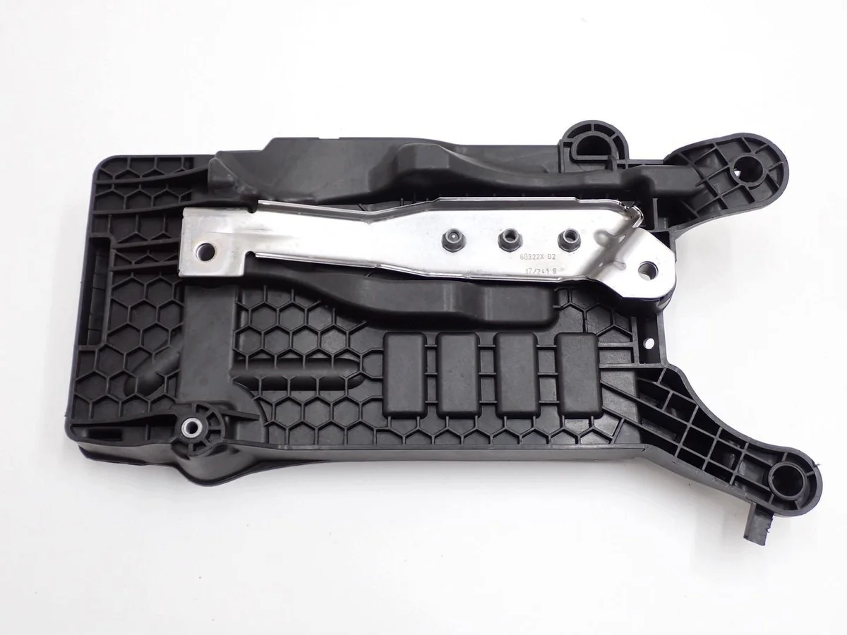 Haltegrundplatte Batterie 2Q0915331 Seat Ibiza V 6F image 3