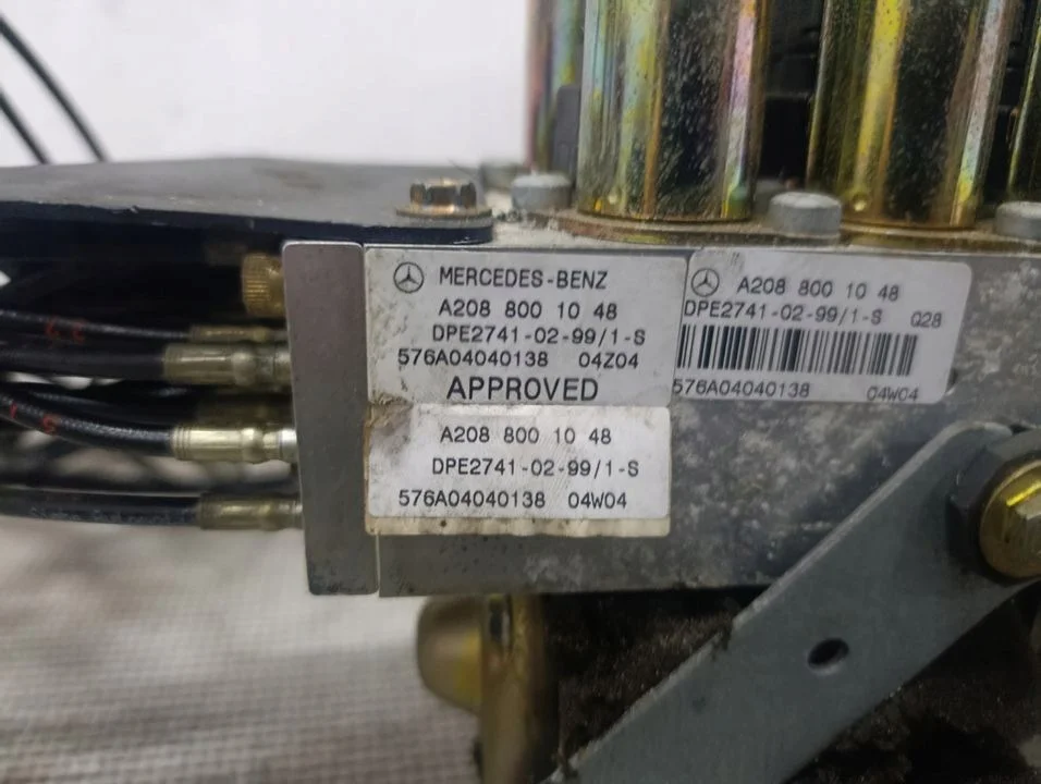 Mercedes CLK W208 Dachpumpe A2088001048 image 3