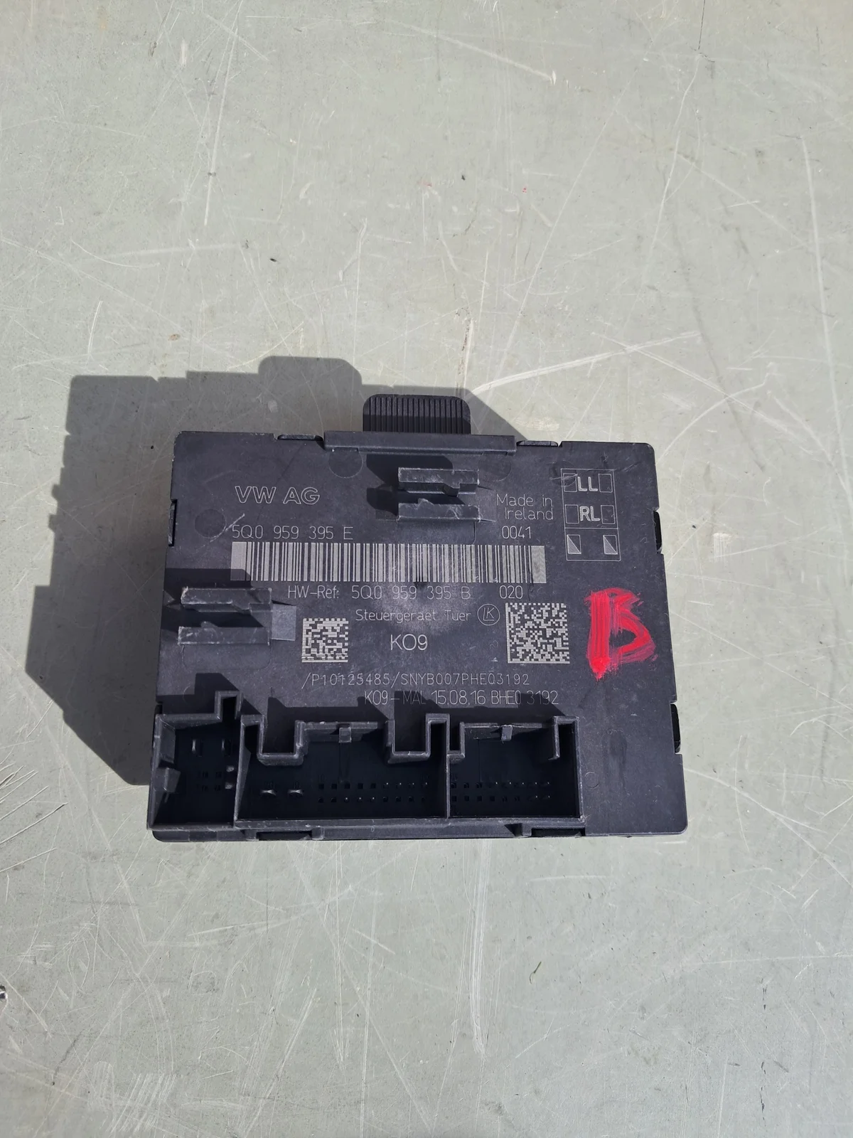 Takaluukun moduuli Audi VW Seat Skoda 5Q0959395E