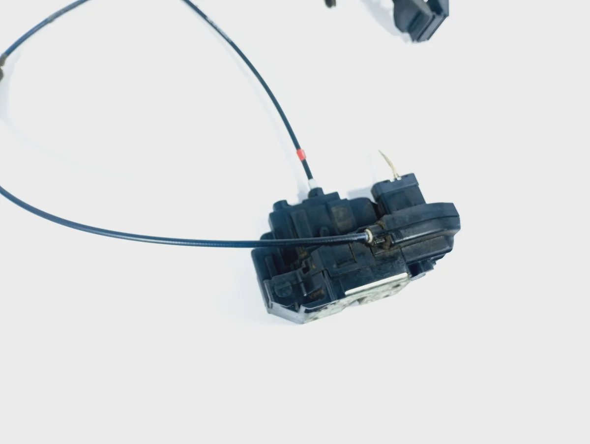 Serrure porte avant droite Nissan NOTE E11 image 4