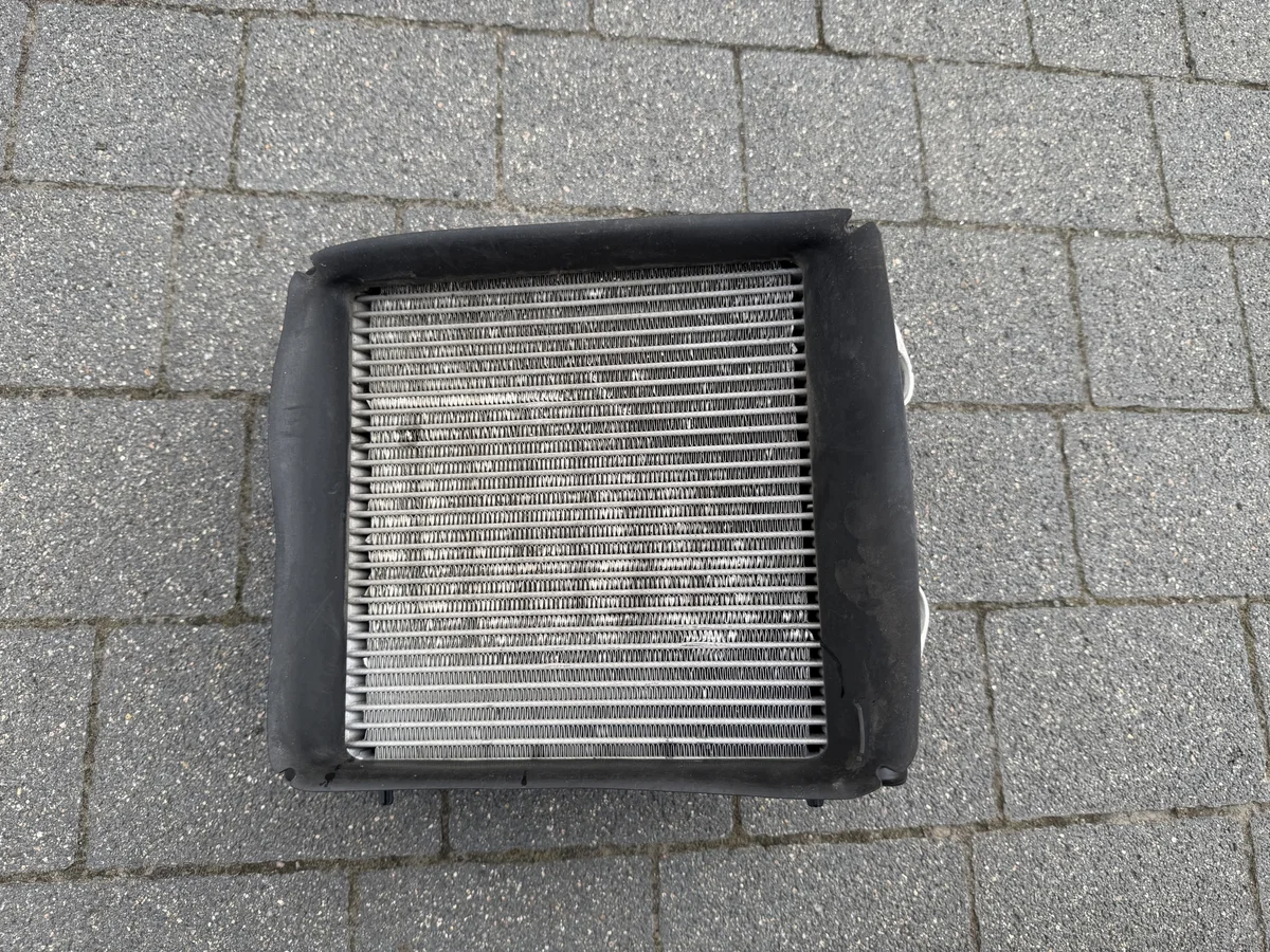 Kühler Öl Mercedes A0995005700 Gebraucht image 3