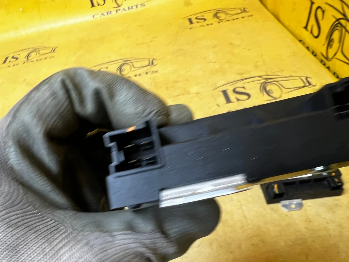 Module pompe carburant Mercedes C63 W204 image 3